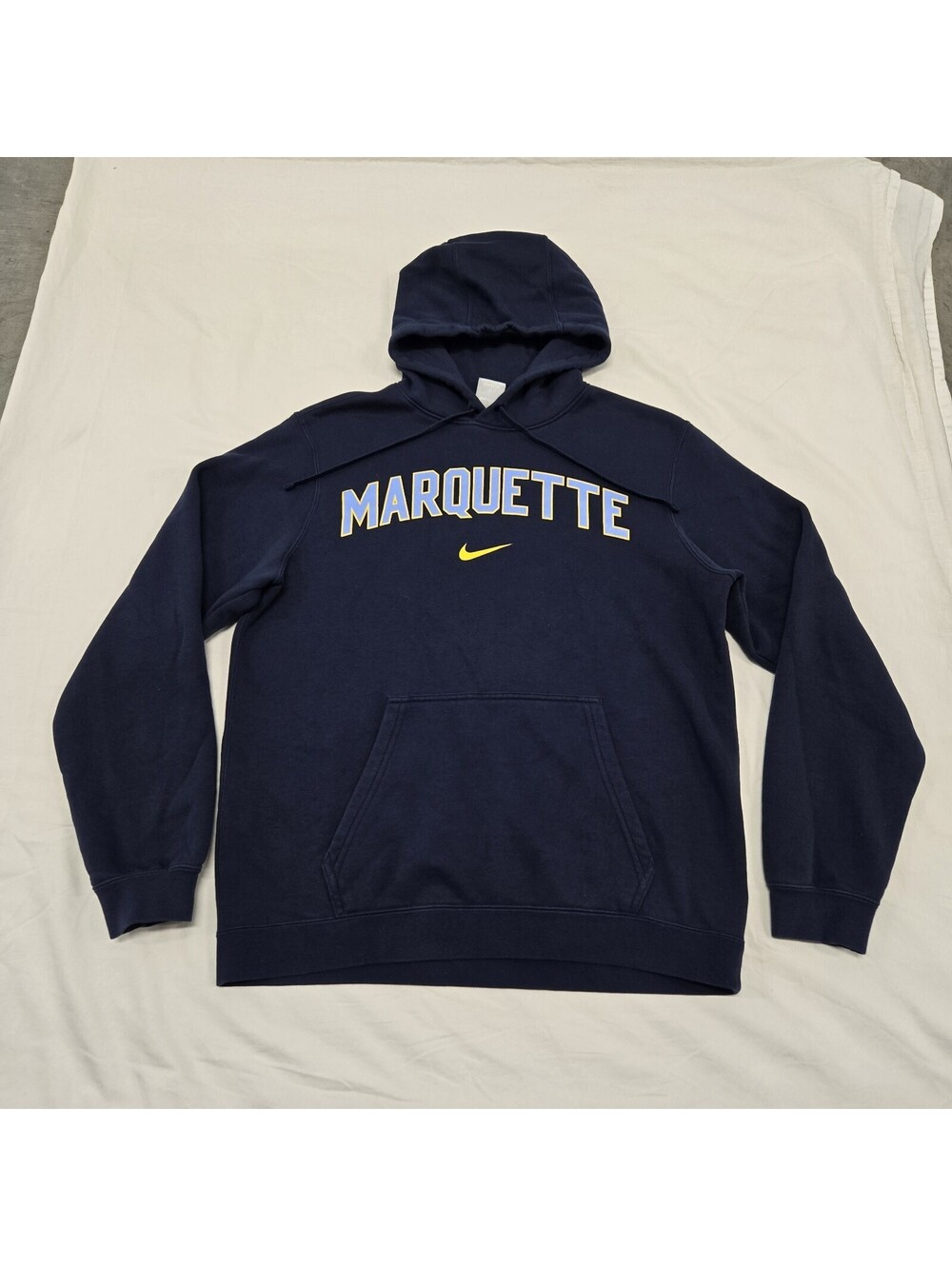 EUC Men's MEDIUM Nike Marquette Navy Hoodie Center Swoosh Logo Graphic Pullover